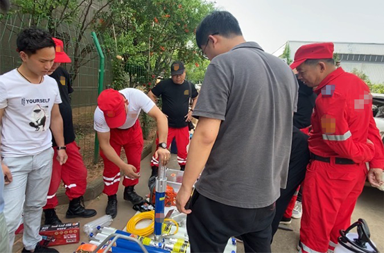 [多圖]衢州某救援隊交付現(xiàn)場竟遇到這種事(圖4)